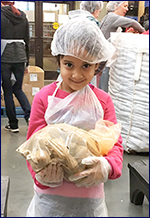 Jasmine Salem volunteering at Oregon Food Bank